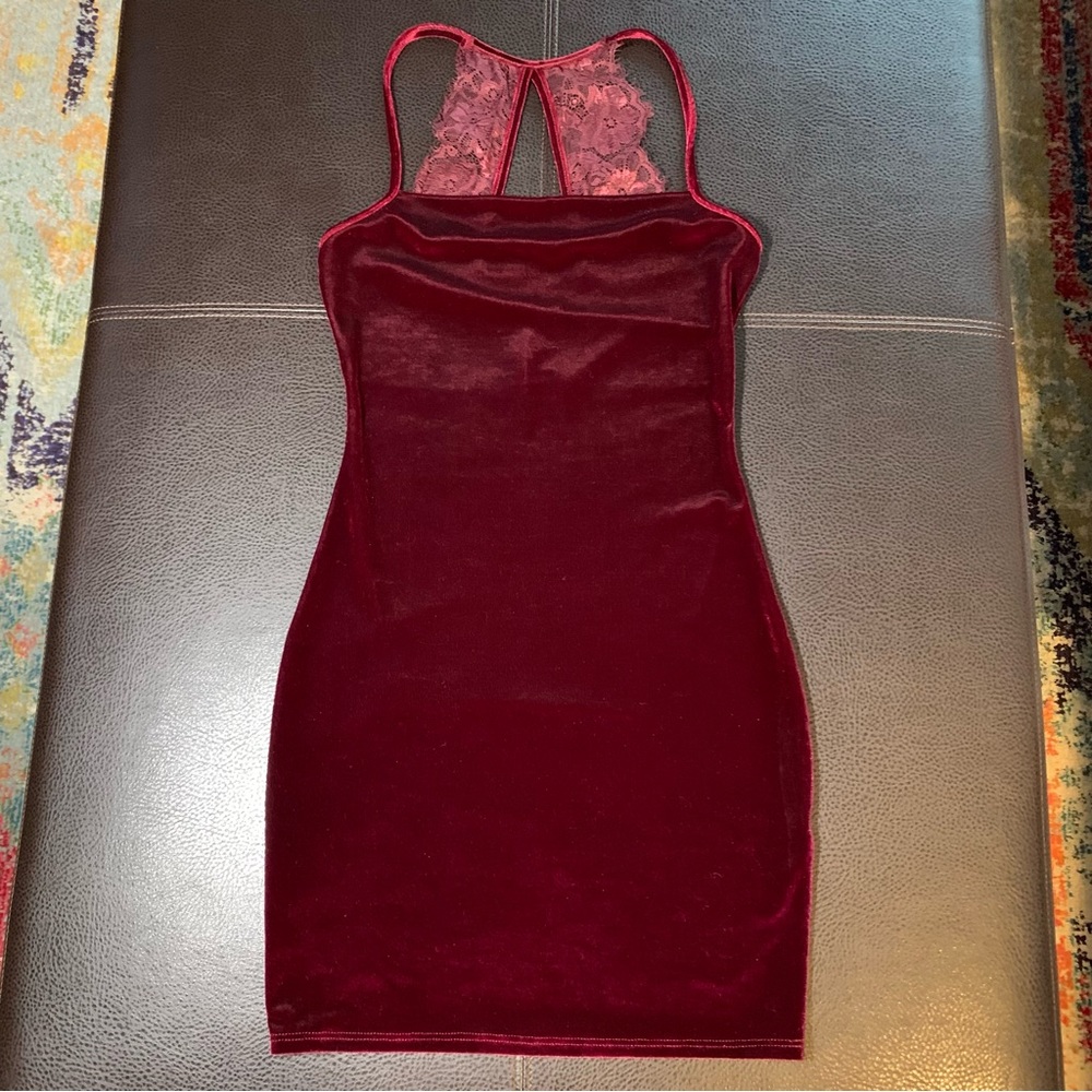 Lulus Women’s Velvet, Maroon Dress Size S